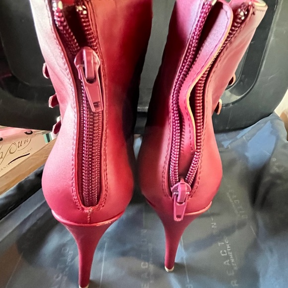 Size 8, red ankle bootie. - Picture 3 of 4